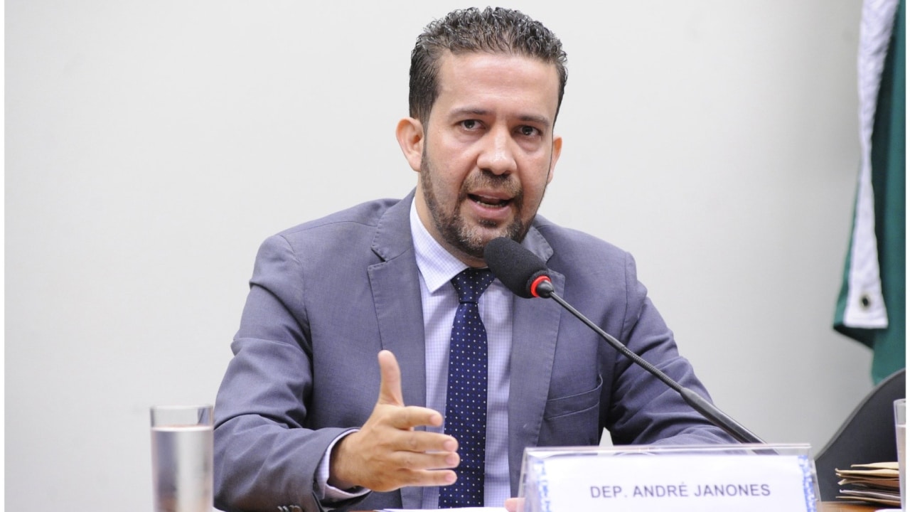 Conselho de ética toma decisão em processo que pede cassação do mandato de André Janones